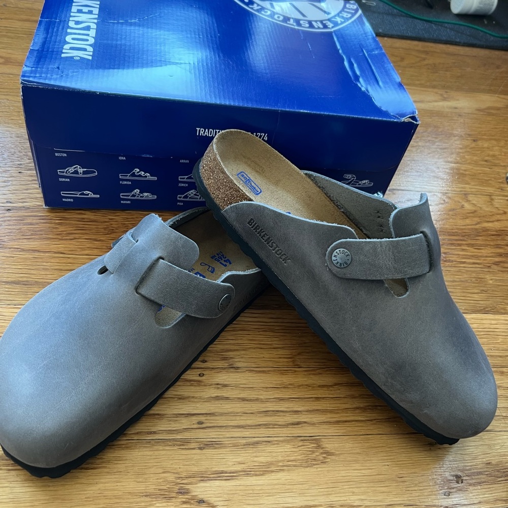 Birkenstock Boston suede grey clogs